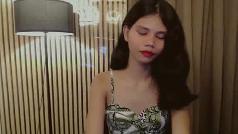 Vivian online show from November 3, 2025, 4:25 am