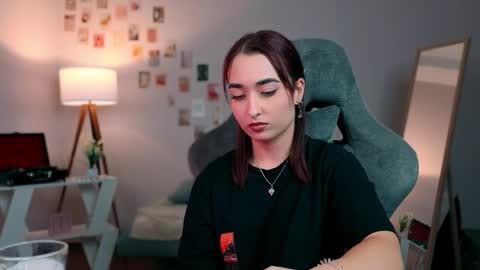 Snapshot of yourfitoviolett chatting on September 18, 2025, 3:36 pm violett online show from September 18, 2025, 3:36 pm