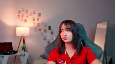 Snapshot of yourfitoviolett chatting on September 21, 2025, 2:19 pm violett online show from September 21, 2025, 2:19 pm