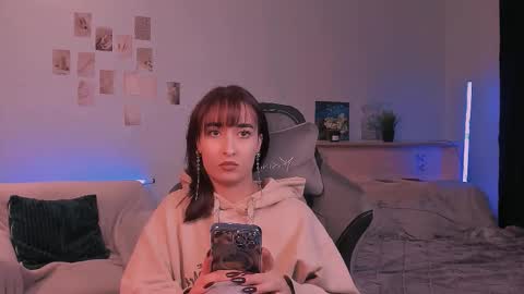 Snapshot of yourfitoviolett chatting on October 4, 2025, 7:34 pm violett online show from October 4, 2025, 7:34 pm