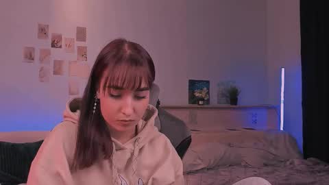 Snapshot of yourfitoviolett chatting on October 5, 2025, 7:01 pm violett online show from October 5, 2025, 7:01 pm