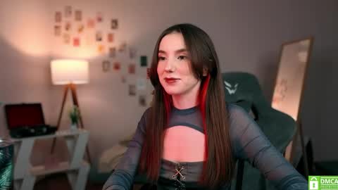 Chloe online show from October 8, 2025, 9:23 pm