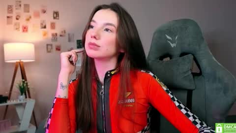 Chloe online show from October 27, 2025, 4:16 am