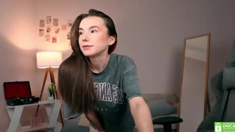 Chloe online show from October 28, 2025, 3:43 am