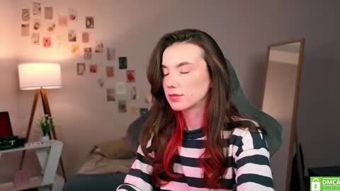 Chloe online show from October 29, 2025, 4:48 am