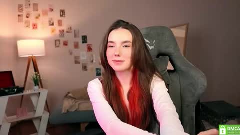 Chloe online show from October 30, 2025, 4:47 am