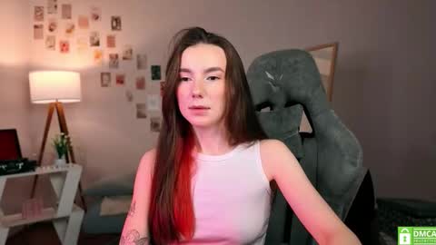 Chloe online show from November 5, 2025, 4:34 am