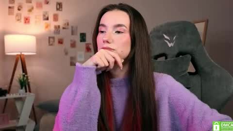 Chloe online show from November 6, 2025, 4:46 am