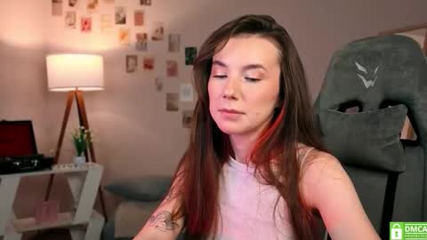 Chloe online show from November 7, 2025, 5:29 am