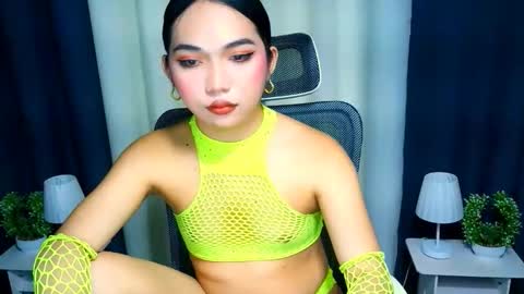 Snapshot of yourgirlzachary chatting on November 12, 2025, 11:03 pm Goddess Yoshi online show from November 12, 2025, 11:03 pm