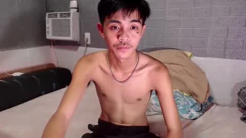 Snapshot of yourguy_josh23 chatting on April 9, 2026, 5:18 am Josh online show from April 9, 2026, 5:18 am