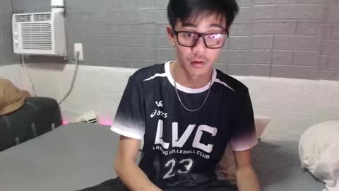 Snapshot of yourguy_josh23 chatting on April 20, 2026, 3:31 am Josh online show from April 20, 2026, 3:31 am
