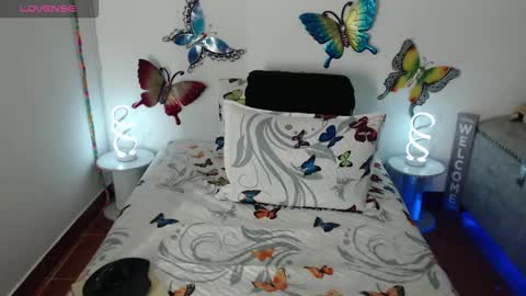 Juliette Smith online show from March 4, 2026, 10:27 pm