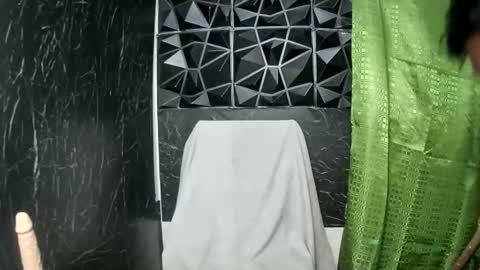 yourhotdodz online show from October 16, 2025, 4:08 pm