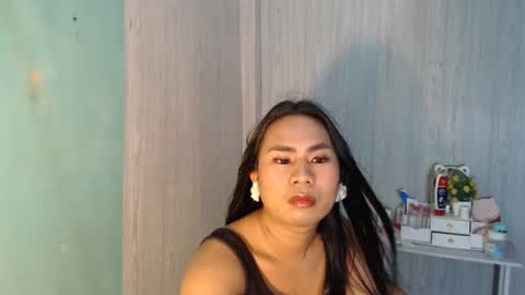 Mauie  online show from May 15, 2026, 11:01 pm