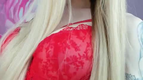 yourkriss_new1 online show from December 14, 2025, 7:29 pm