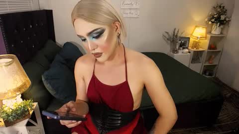 --               online show from October 3, 2025, 10:18 pm