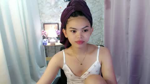 your lovely Dina online show from December 2, 2025, 1:22 am