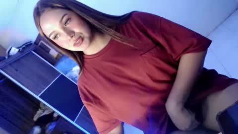 Snapshot of yourlovingpearl chatting on October 13, 2025, 4:01 am PEARL online show from October 13, 2025, 4:01 am