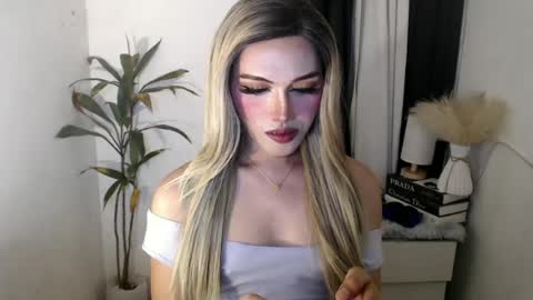 TIFFANY SUCKING QUEEN online show from June 11, 2026, 9:13 pm