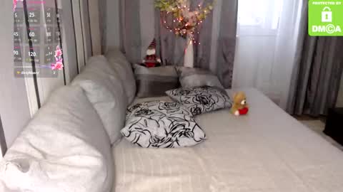 matypleazure online show from December 14, 2025, 8:41 am