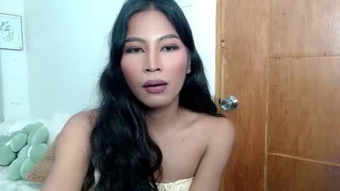 yourprettybella_ts online show from November 17, 2025, 10:04 pm