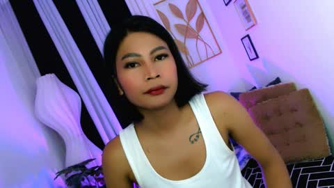 yourprettybella_ts online show from May 21, 2026, 3:35 am