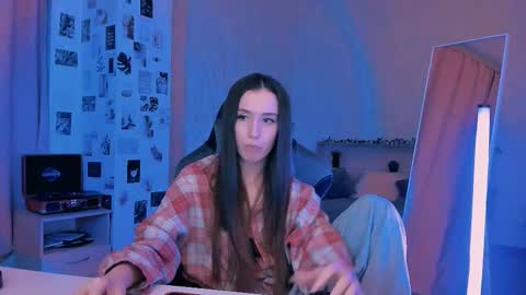 Eva online show from October 2, 2025, 8:38 pm