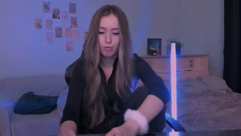 Eva online show from November 8, 2025, 8:18 pm