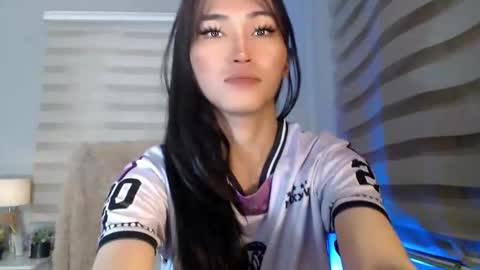    online show from October 5, 2025, 2:54 am