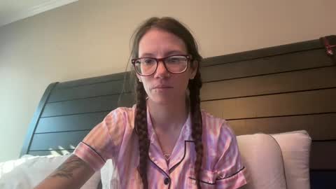 Snapshot of yourstrulylivy chatting on February 20, 2025, 2:02 pm yourstrulylivy online show from February 20, 2025, 2:02 pm