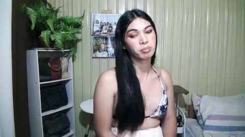 yoursubmissive_larah online show from May 11, 2026, 2:45 pm