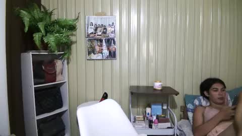 yoursubmissive_larah online show from May 13, 2026, 7:06 am