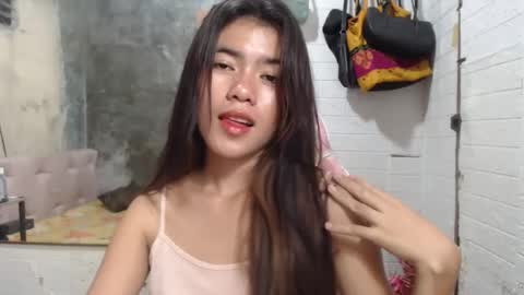 Snapshot of yoursweet_asian20 chatting on January 22, 2025, 5:26 am Maddie online show from January 22, 2025, 5:26 am