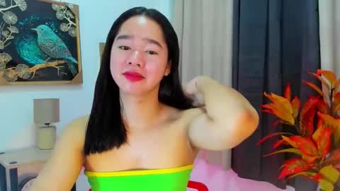 yourtinybunny online show from November 24, 2025, 4:01 am