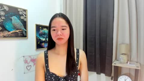 yourtinybunny online show from July 6, 2026, 2:41 am