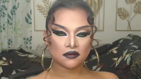 Snapshot of yourtrannyqueenxxx chatting on October 5, 2025, 11:13 pm Anastacia Grey online show from October 5, 2025, 11:13 pm