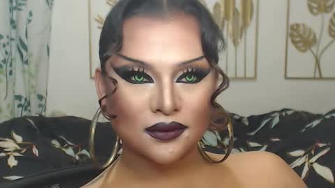 Snapshot of yourtrannyqueenxxx chatting on November 11, 2025, 10:54 pm Anastacia Grey online show from November 11, 2025, 10:54 pm