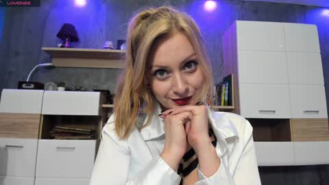 Snapshot of yourvenus00 chatting on December 2, 2024, 9:39 pm YourVenus00 -Follow my OF online show from December 2, 2024, 9:39 pm