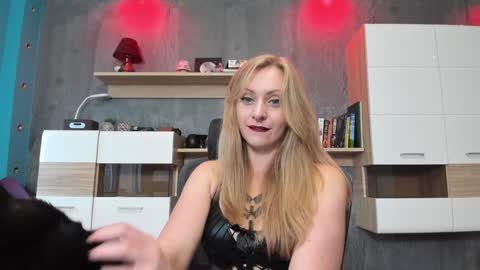 Snapshot of yourvenus00 chatting on December 9, 2024, 9:49 am YourVenus00 -Follow my OF online show from December 9, 2024, 9:49 am