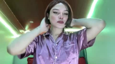 Snapshot of yourwildestdreamgirl chatting on June 17, 2026, 2:25 am ANDREA online show from June 17, 2026, 2:25 am