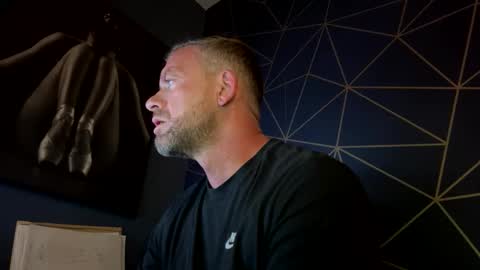 Snapshot of youwantus69 chatting on October 20, 2025, 5:19 am You want us 69 online show from October 20, 2025, 5:19 am