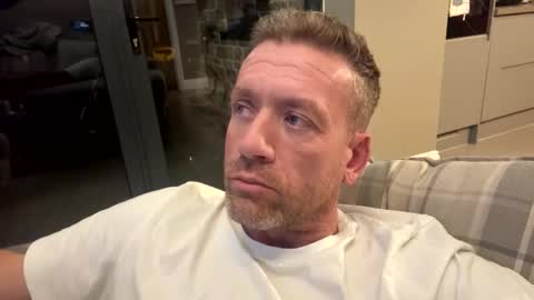 Snapshot of youwantus69 chatting on November 15, 2025, 6:11 am You want us 69 online show from November 15, 2025, 6:11 am