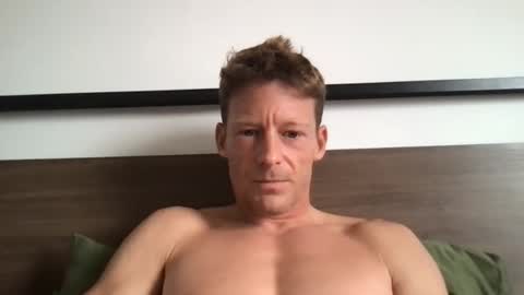 yoyoyo1221 online show from May 26, 2026, 4:08 am