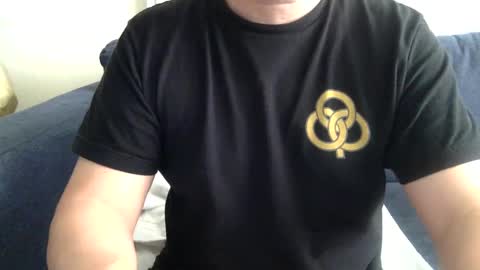 Snapshot of yque2 chatting on January 6, 2025, 8:18 pm yque online show from January 6, 2025, 8:18 pm