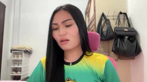 yrdrmgrl_jennie26 online show from February 17, 2026, 7:20 pm