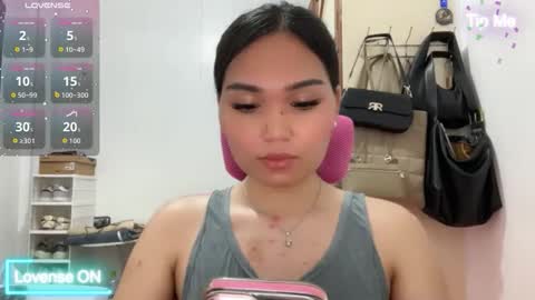 yrdrmgrl_jennie26 online show from May 3, 2026, 8:04 pm