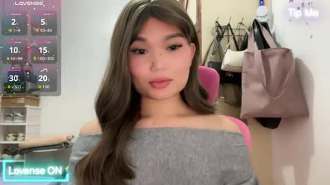 yrdrmgrl_jennie26 online show from July 11, 2026, 7:49 pm