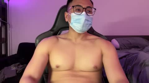 YellowRubber online show from November 29, 2025, 10:24 pm