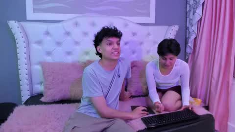 yui_and_rin online show from November 7, 2025, 2:11 am